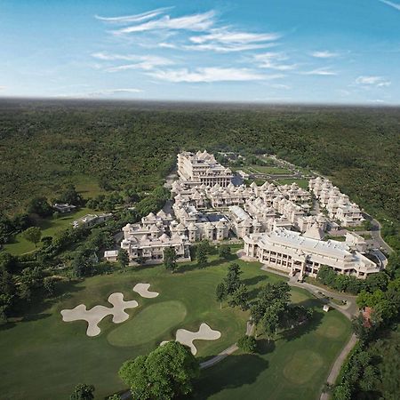 Itc Grand Bharat A Luxury Collection Resort Gurgaon Exterior photo