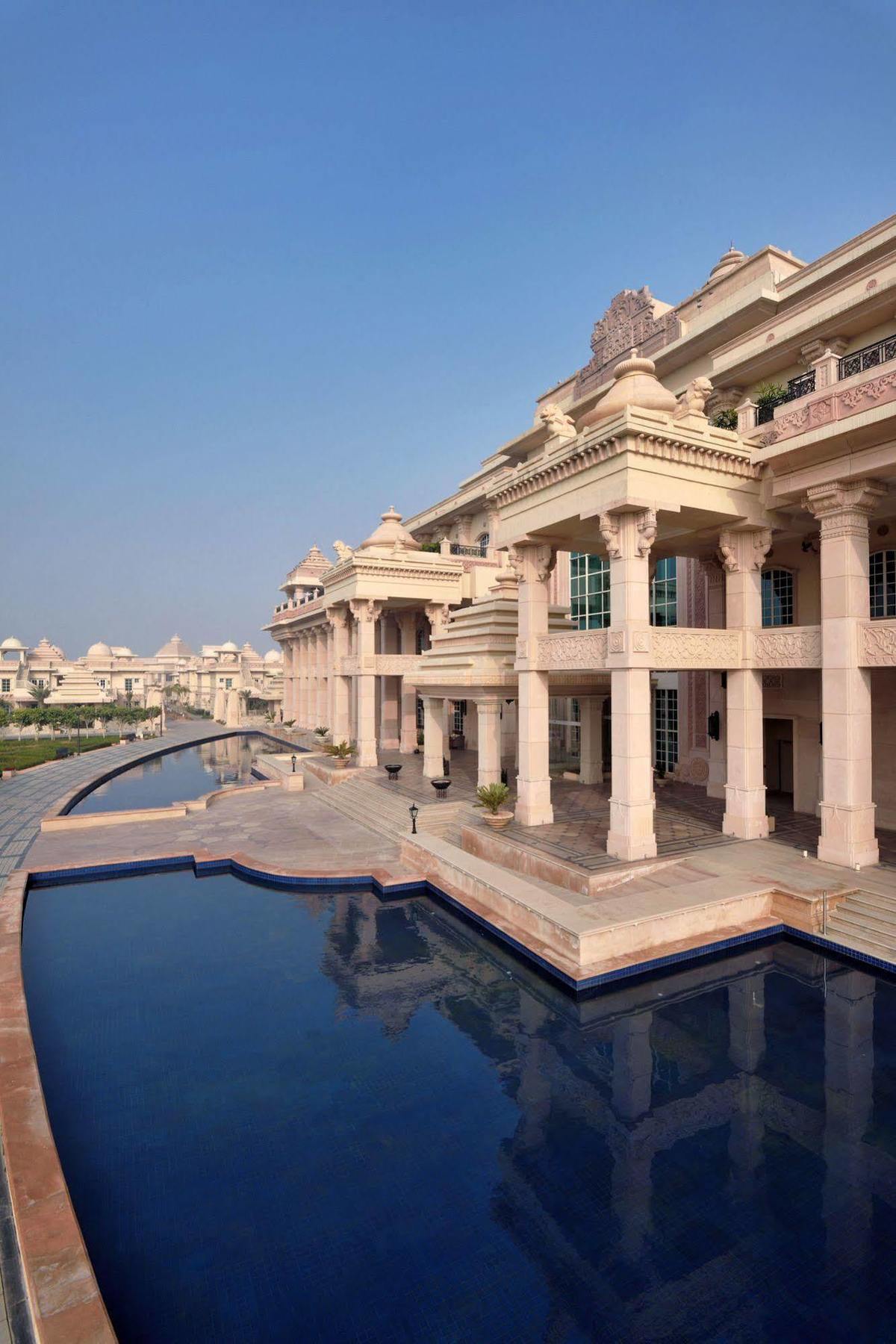 Itc Grand Bharat A Luxury Collection Resort Gurgaon Exterior photo